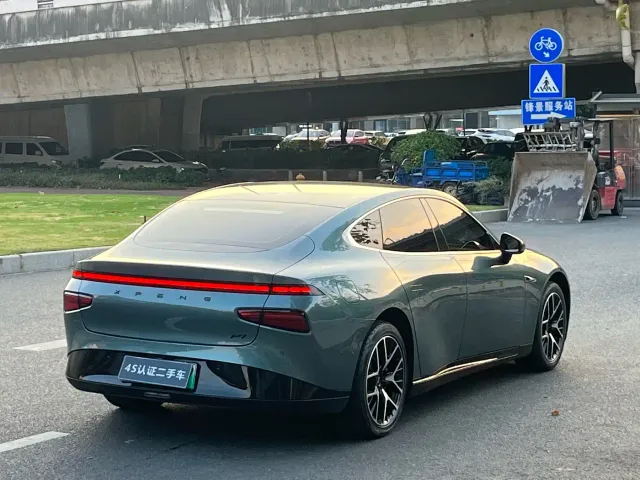 Xpeng P7 — Фото автомобиля 5