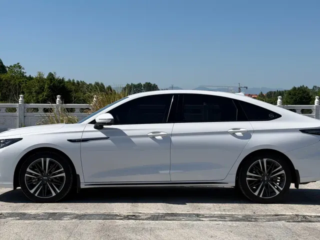 Chery Arrizo 8 — Фото автомобиля 6