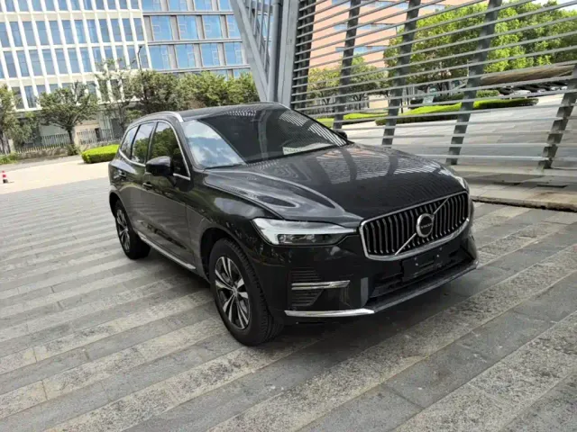 Volvo XC60 — Фото автомобиля 3