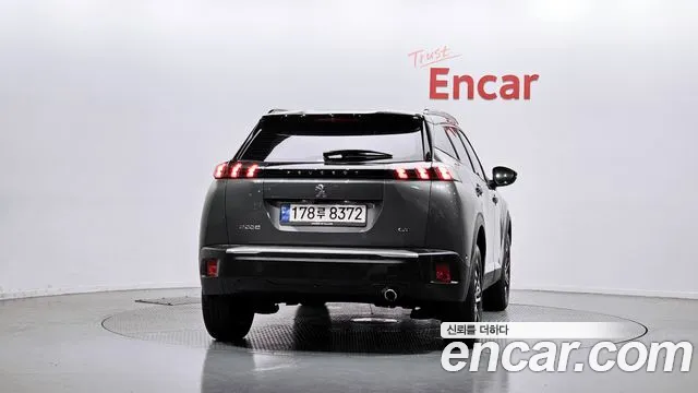 Peugeot 2008 — Фото автомобиля 4