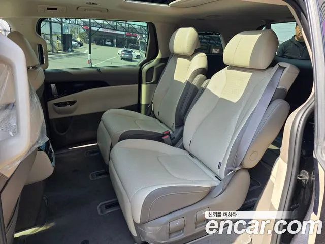 Kia Canival Carnival 4 поколение Бензин 7 мест Signature — Фото автомобиля 10