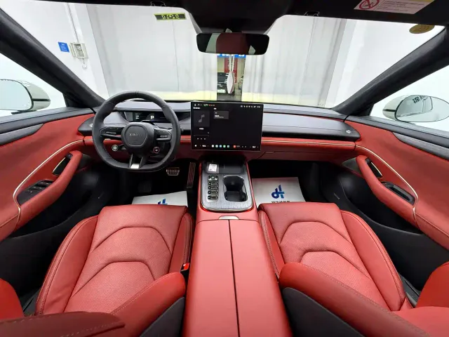 Xiaomi SU7 — Фото автомобиля 7