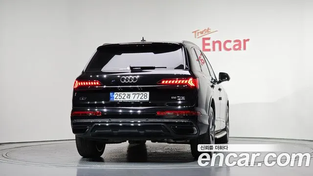 Audi Q7 55 TFSI quattro Premium — Фото автомобиля 4