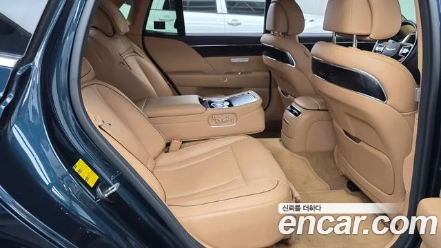 Genesis G90 Бензин 3.5 турбо AWD — Фото автомобиля 12