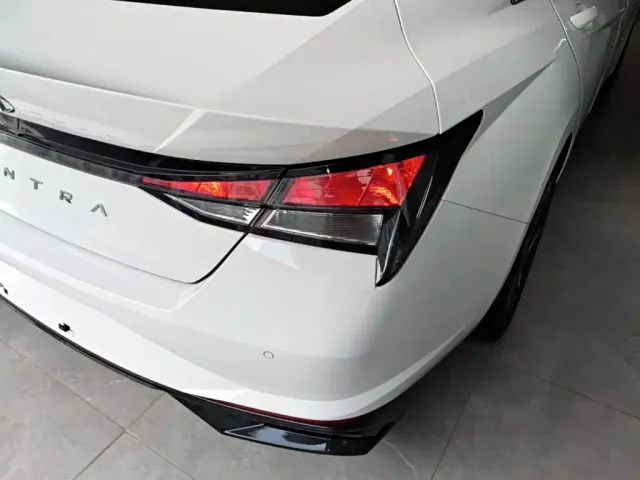 Hyundai Elantra — Фото автомобиля 7