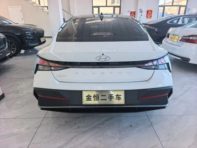 Hyundai Elantra — Фото автомобиля 7