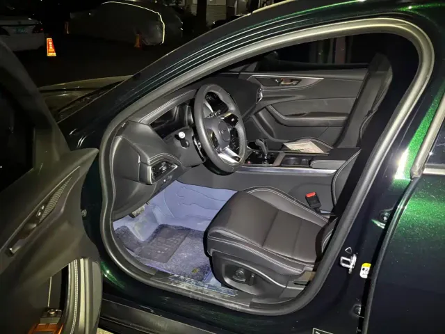 Jaguar XEL — Фото автомобиля 4