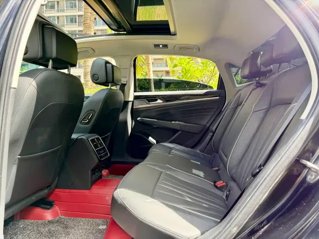 Volkswagen Passat — Фото автомобиля 6