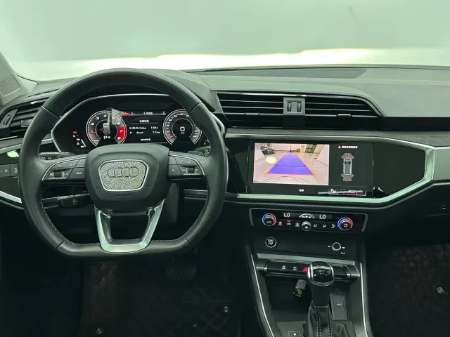 Audi Q3 — Фото автомобиля 10