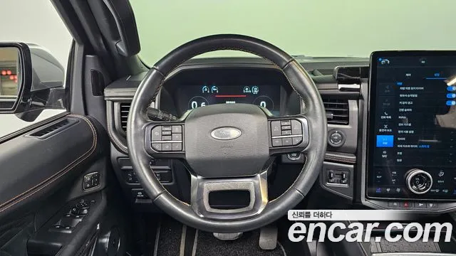 Ford Expedition — Фото автомобиля 13