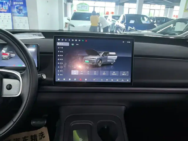 Leapmotor Leapmotor C16 2024 Extended Range 200 Premium Edition — Фото автомобиля 12
