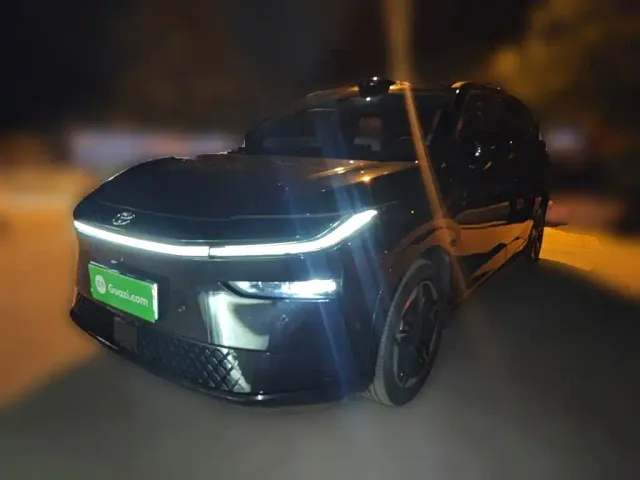 Фотография автомобиля — Toyota BoZhi 3X