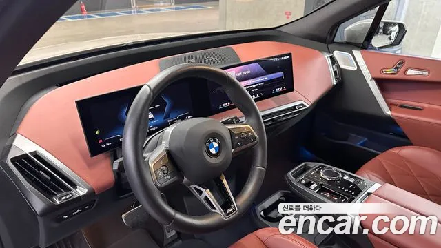 BMW iX — Фото автомобиля 14