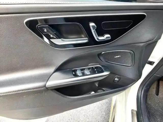 Mercedes-Benz C-Class — Фото автомобиля 4