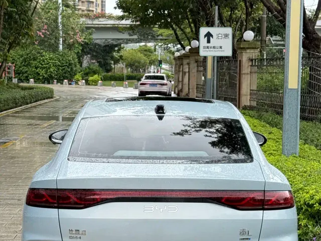BYD Qin L — Фото автомобиля 8