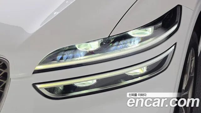 Genesis GV70 — Фото автомобиля 21