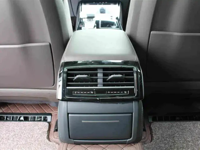 Audi A8 — Фото автомобиля 9