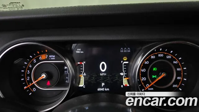 Jeep Wrangler JL — Фото автомобиля 11