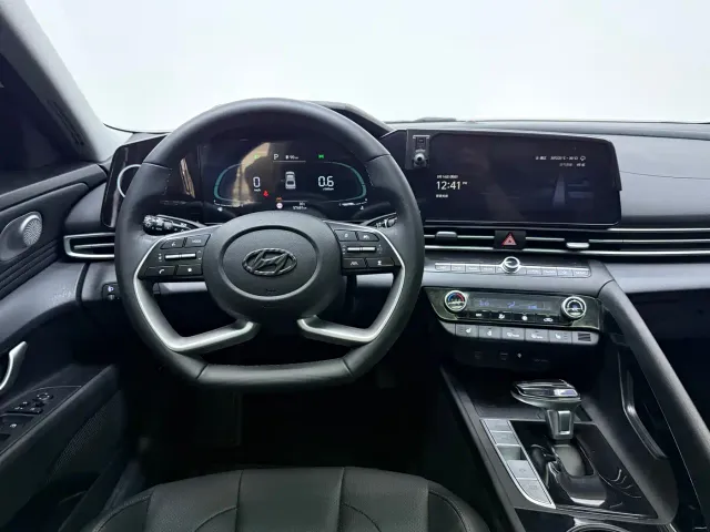 Hyundai Elantra — Фото автомобиля 8