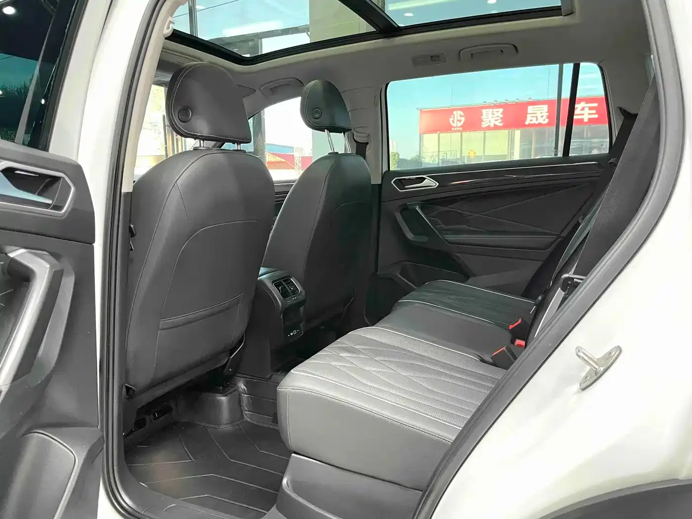 Volkswagen Tiguan L 2023 280TSI 2WD Trend Limited Edition — Фото автомобиля 10