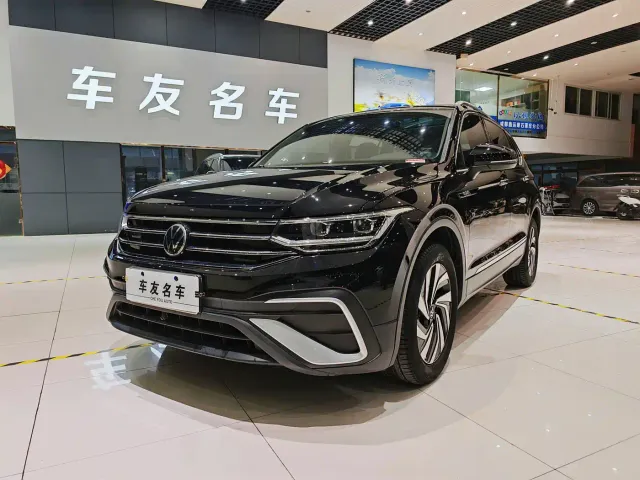 Фотография автомобиля — Volkswagen Tiguan L