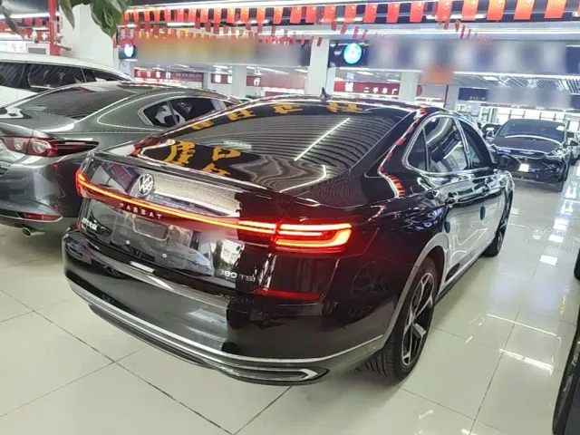 Volkswagen Passat — Фото автомобиля 6