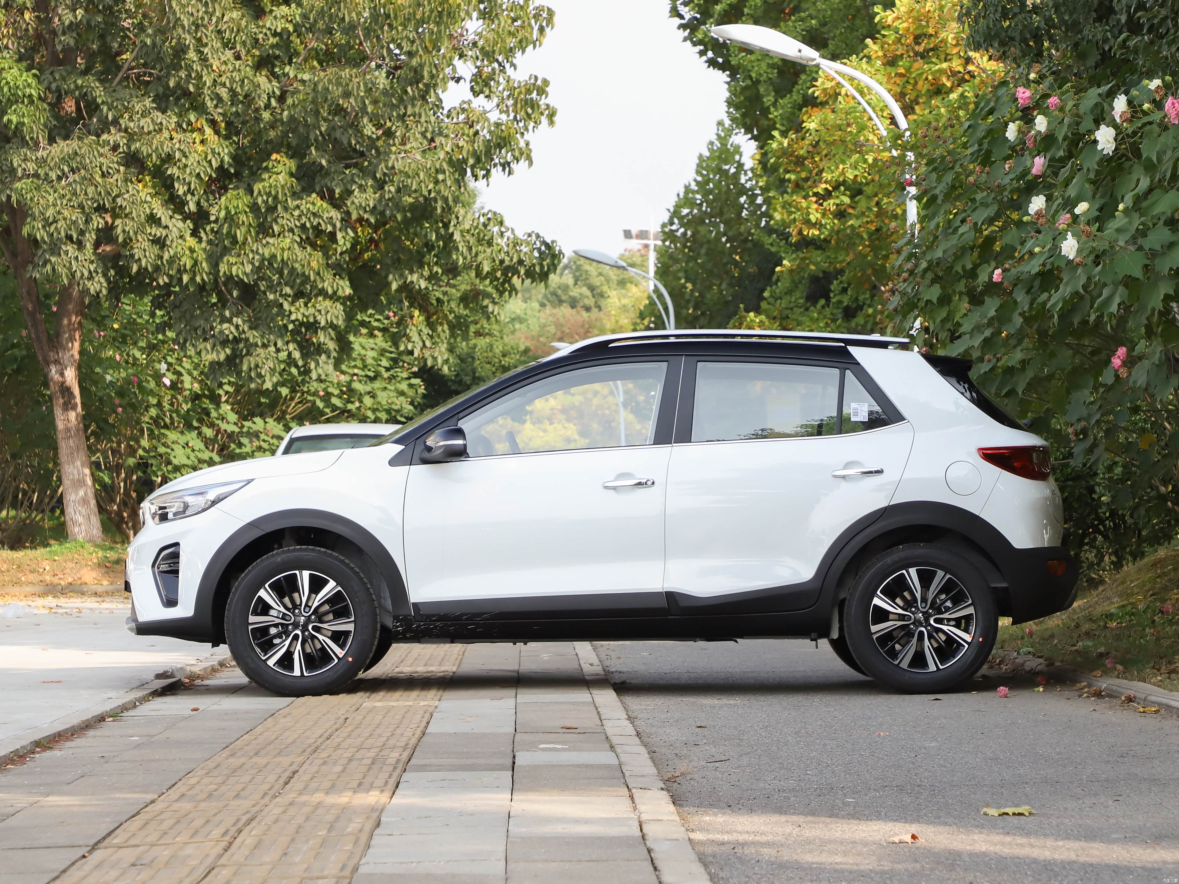 Kia KX1 — Фото автомобиля 3