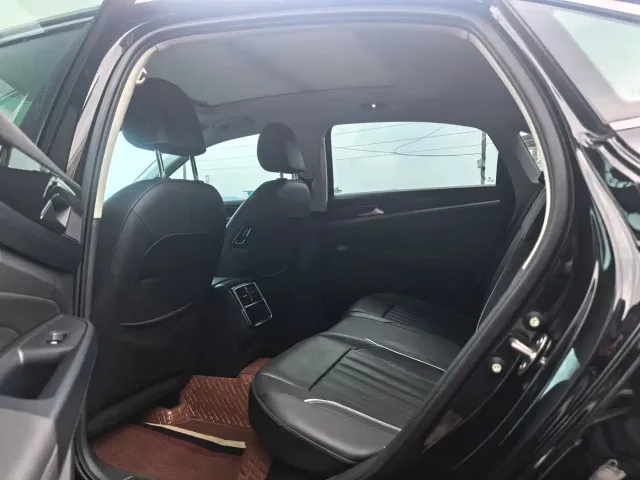 Volkswagen Passat — Фото автомобиля 6