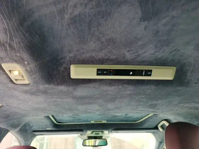 Toyota Sienna — Фото автомобиля 14