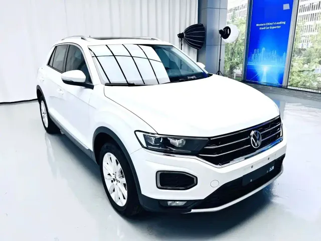 Volkswagen T-Roc — Фото автомобиля 3