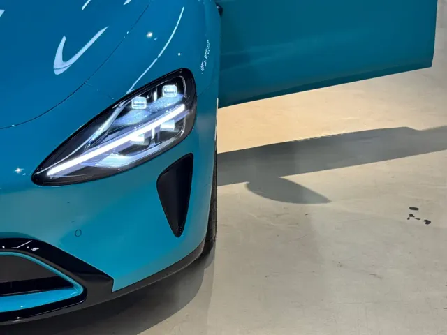 Xiaomi SU7 — Фото автомобиля 28
