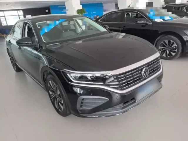Volkswagen Passat — Фото автомобиля 3