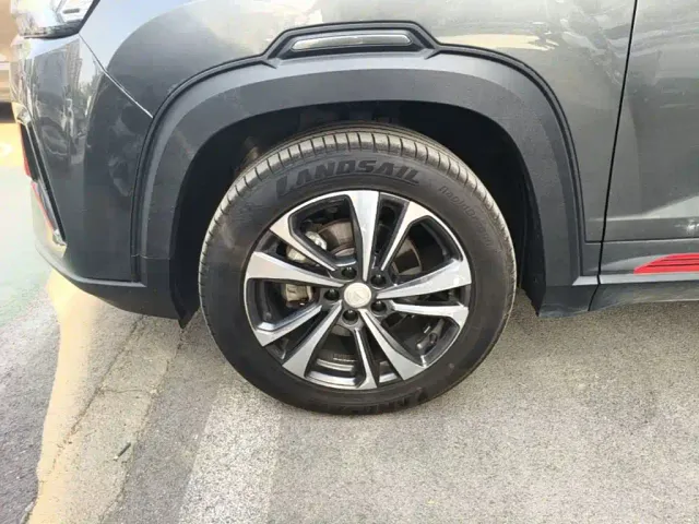 Changan Changan CS35 PLUS 2022 Blue Whale NE 1.4T DCT Luxury — Фото автомобиля 22
