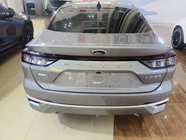 Ford Mondeo — Фото автомобиля 5