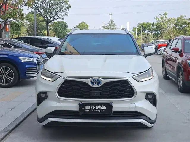 Toyota Highlander — Фото автомобиля 2