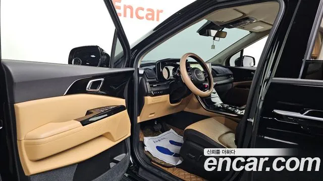 Kia Carnival Generation 4 — Фото автомобиля 10