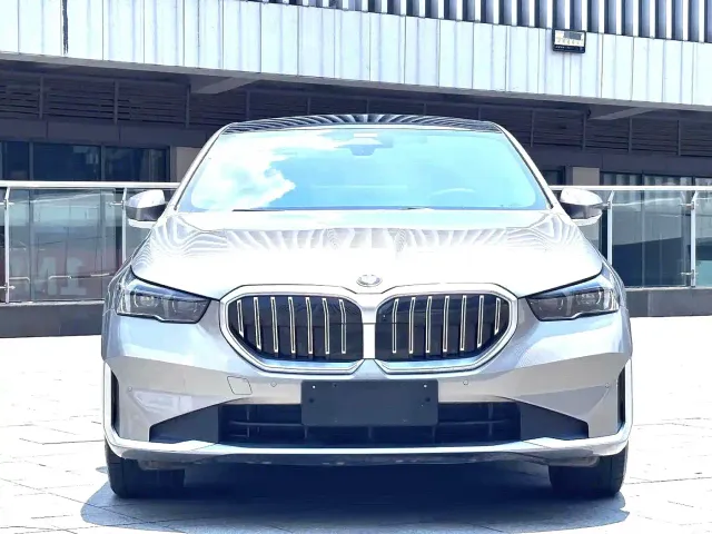 BMW 5 Series — Фото автомобиля 2