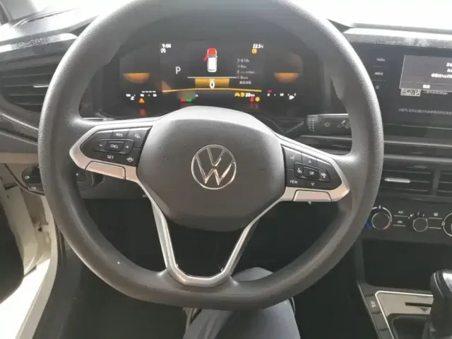 Volkswagen Lavida — Фото автомобиля 10