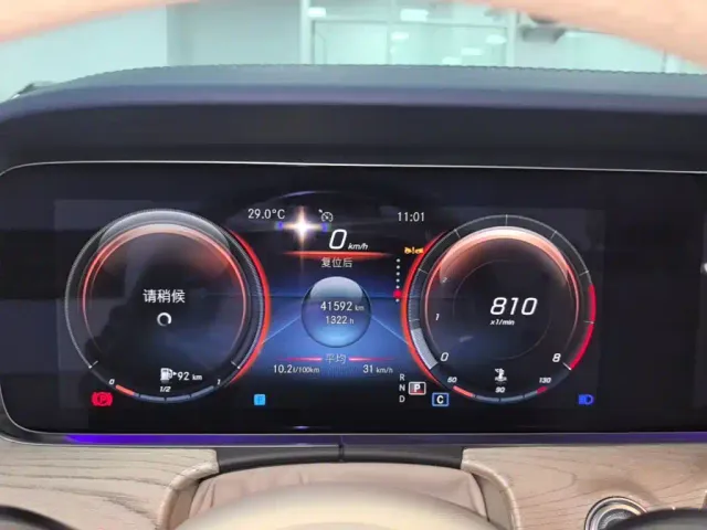 Mercedes-Benz E-Class — Фото автомобиля 15