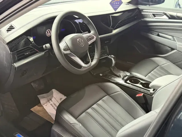 Volkswagen Passat — Фото автомобиля 3