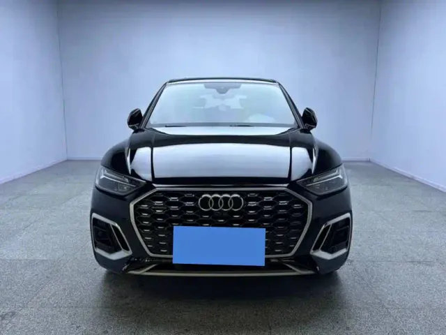 Audi Q5L Sportback — Фото автомобиля 5