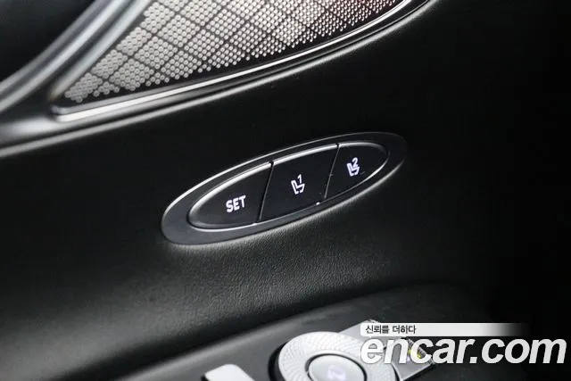 Genesis GV70 — Фото автомобиля 11