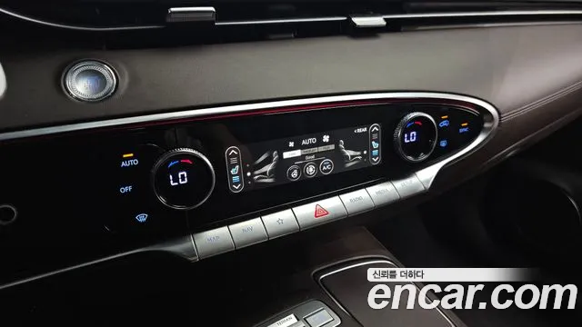 Genesis GV70 2.5T Бензин AWD — Фото автомобиля 30