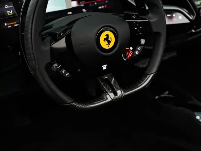 Ferrari SF90 — Фото автомобиля 12