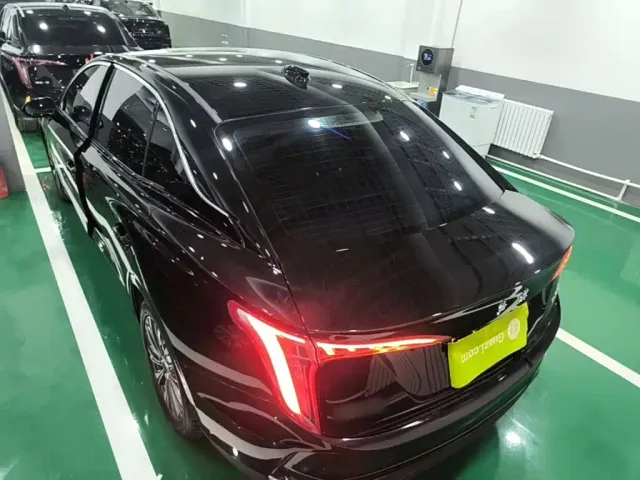 Hongqi E-QM5 — Фото автомобиля 4