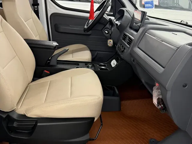 Wuling Yangguang — Фото автомобиля 10