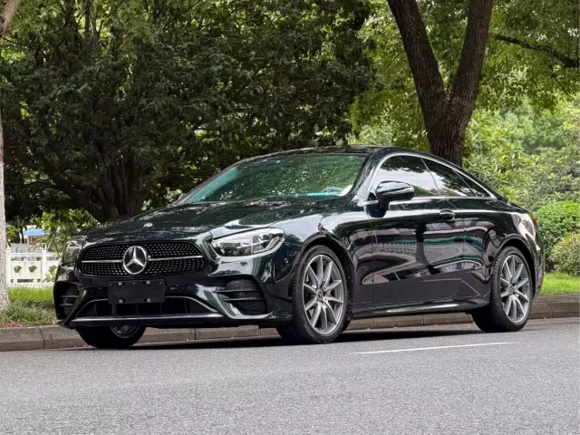 Фотография автомобиля — Mercedes-Benz E-Class