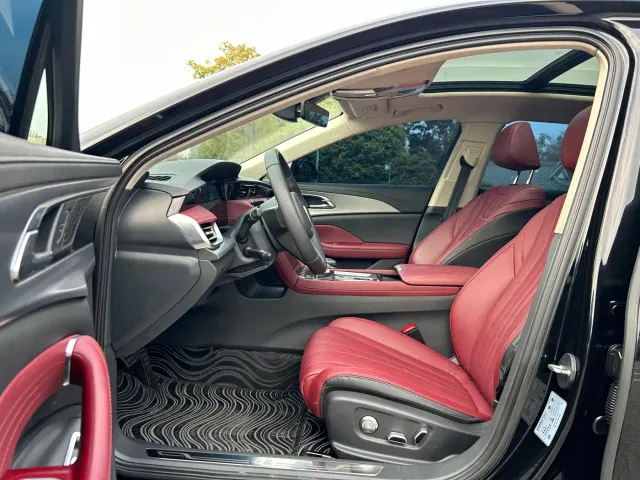 Hongqi H5 — Фото автомобиля 10