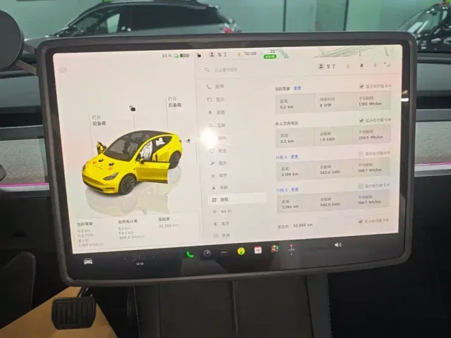Tesla Model Y — Фото автомобиля 11