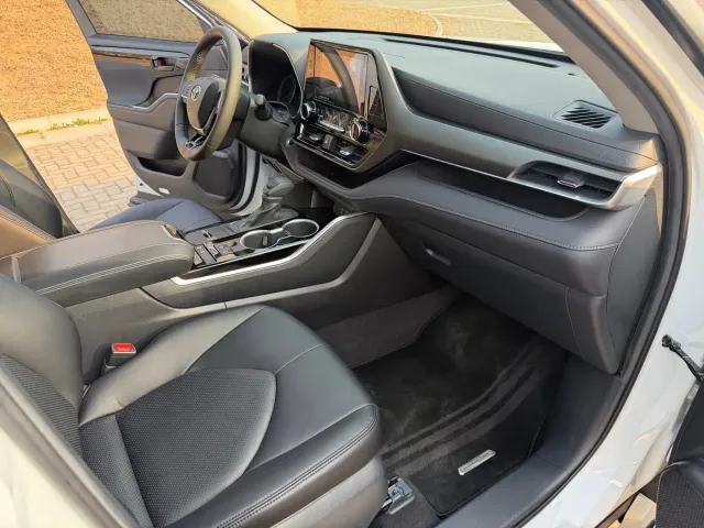 Toyota Highlander — Фото автомобиля 20